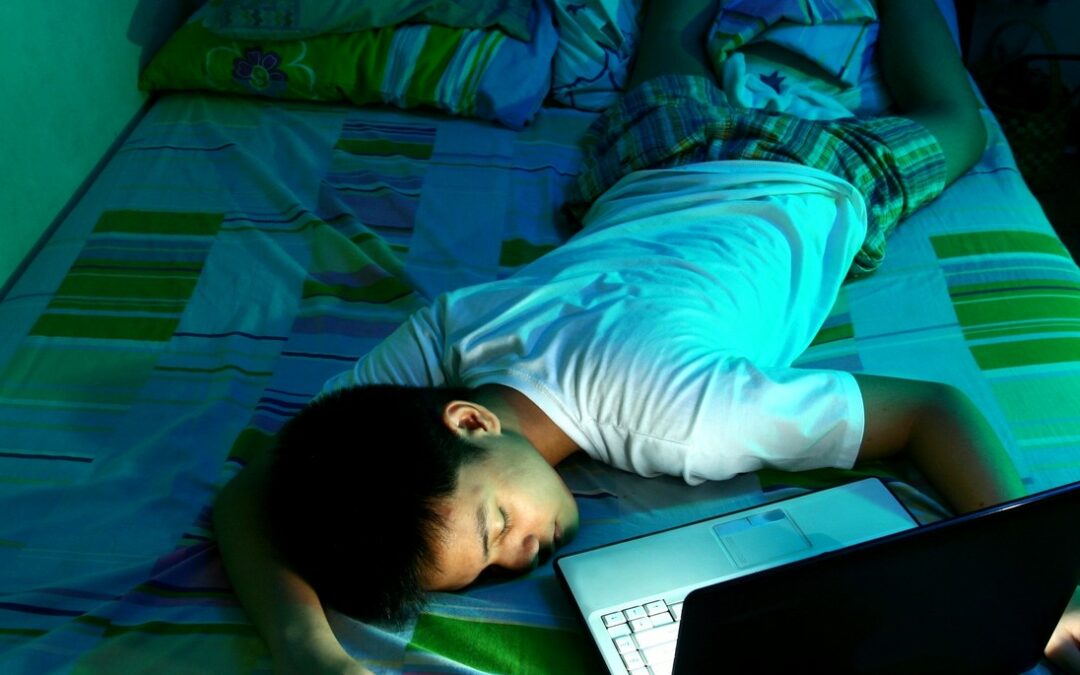 How much screen time is too much for teens? 7 ways to reduce it