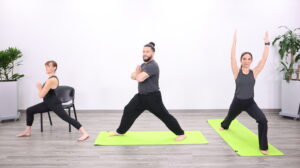 Une capture d'écran d'une vidéo d'exercice de yoga