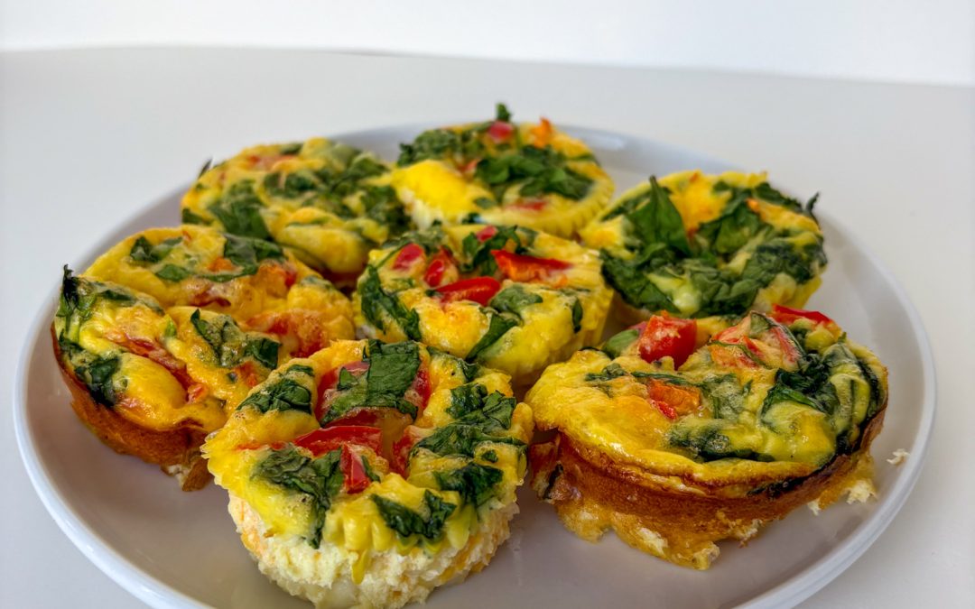 Recette du mois pour faire le plein d’énergie : Bouchées aux œufs, légumes et fromage