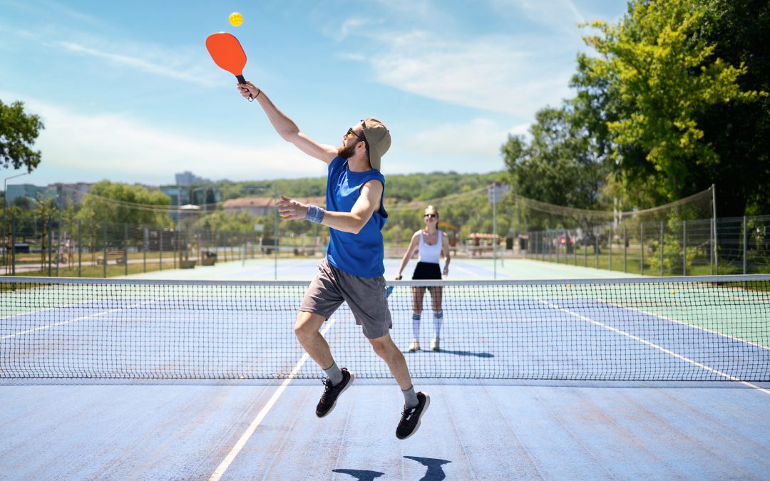 Depuis quand les cornichons sont-ils si populaires? Un guide sur le sport du pickleball pour les novices